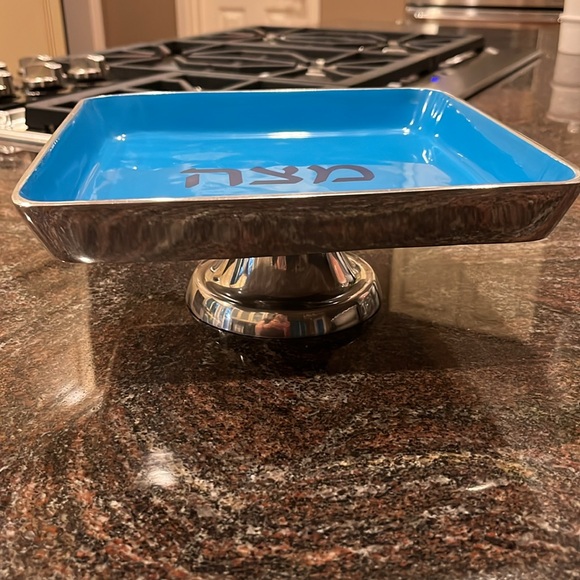 Matzah Plate Stand - Picture 1 of 3